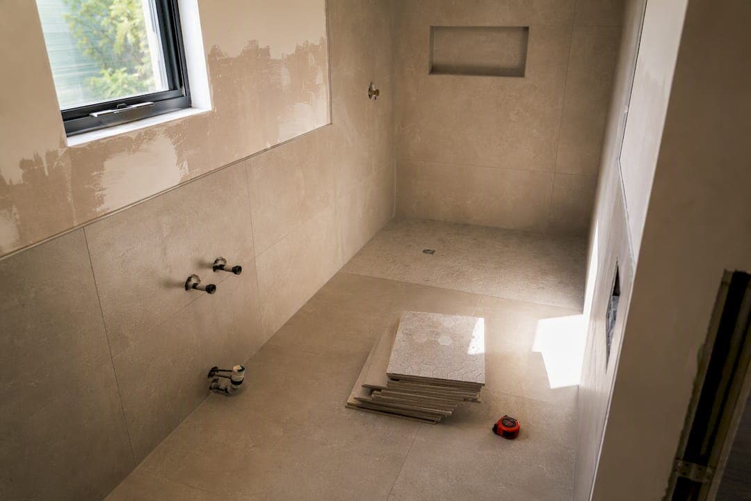 2026 Melbourne: VIC & Builder Tips to Avoid A$1k–5k in Bathroom Costs