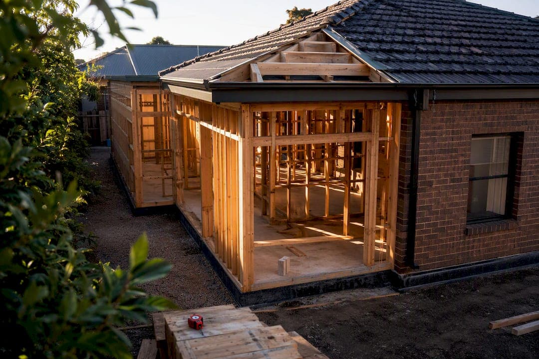 Plan for $2,500–$6,000/m²: 2026 Melbourne Home Extension Costs & Permits